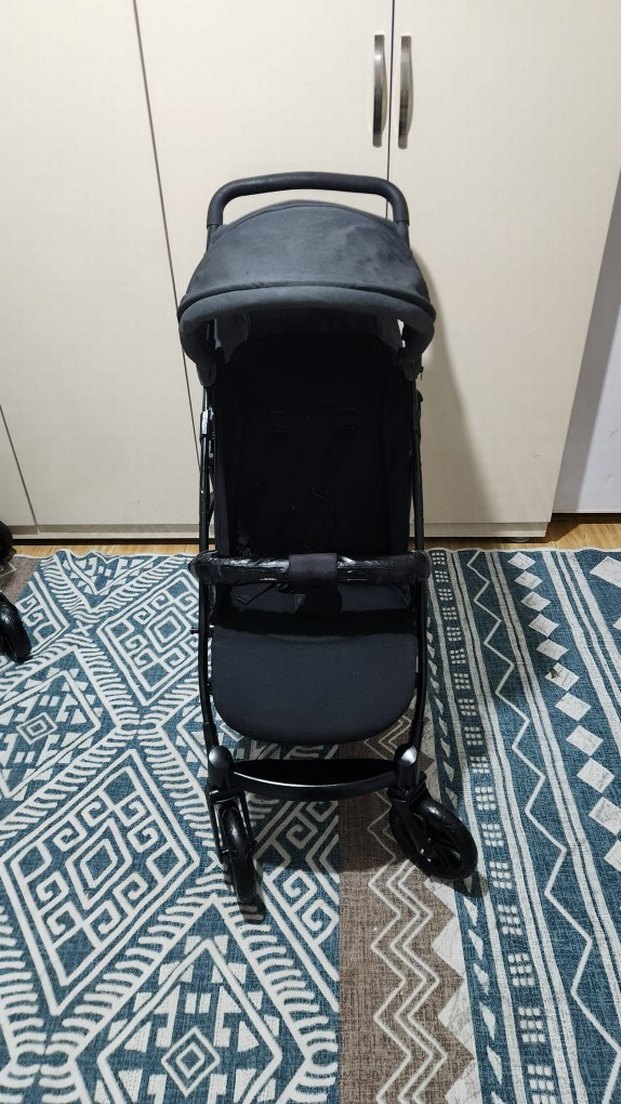 Gri Bebek Arabası Katlanabilir ve Hafif - Görsel 2