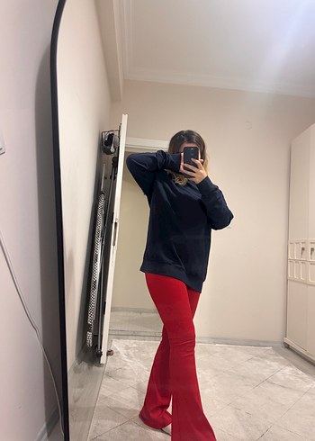 Kırmızı pantolon ve sweat - Görsel 4