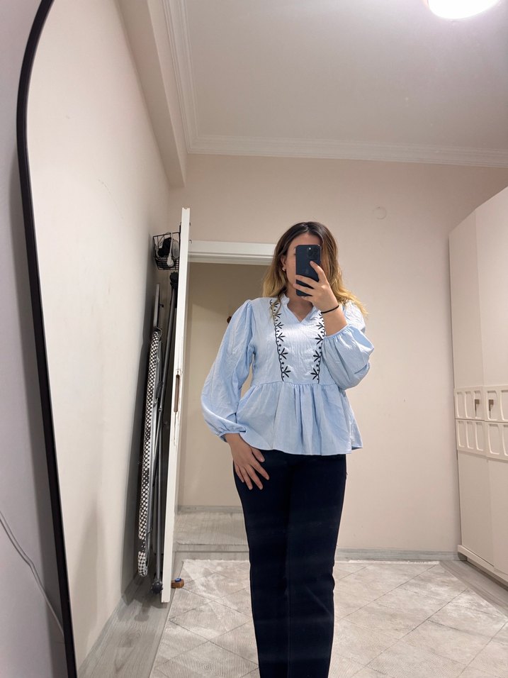 Mavi Batik Desenli Uzun Kollu Kadın Bluz - Görsel 3