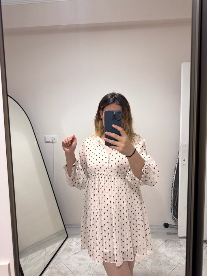 Uzun Kollu Beyaz Puantiyeli Midi Elbise - Görsel 2