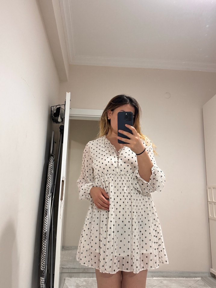 Uzun Kollu Beyaz Puantiyeli Midi Elbise - Görsel 4