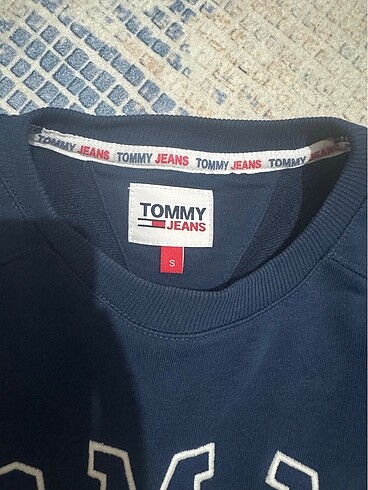 s Beden Tommy Hilfiger sweatshirt