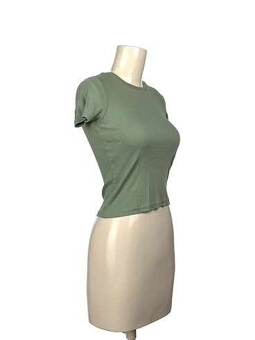 Pull and Bear Pull and Bear T-shirt %70 İndirimli.