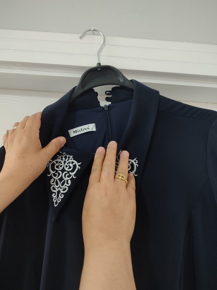 Nakışlı Lacivert Uzun Kollu Uzun Elbise - Görsel 3