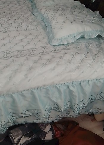 Nakışlı Beyaz Yatak Örtüsü - Görsel 6