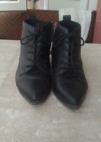 Siyah Deri Stiletto Topuklu Kadın Bot