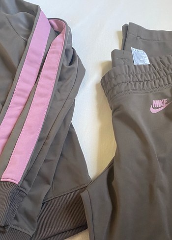 Nike Haki Pembe Detayli Esofman Takimi