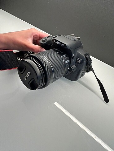 Canon Eos 700 D