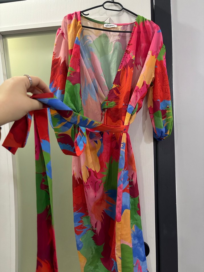 Renkli Bağlamalı Uzun Kadın Elbise sadece 1 kez kullanıldı - Görsel 2