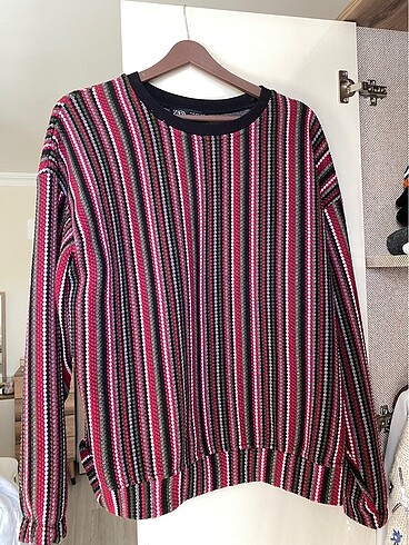 Zara sweatshirt