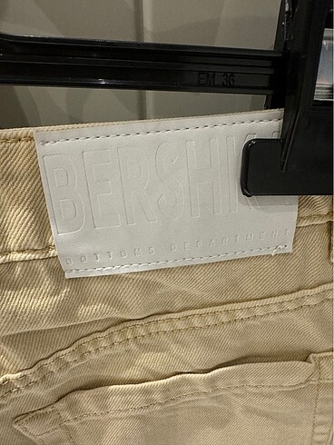 36 Beden ten rengi Renk Bershka jean şort