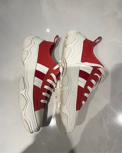39 Beden Red Valentino sneakers
