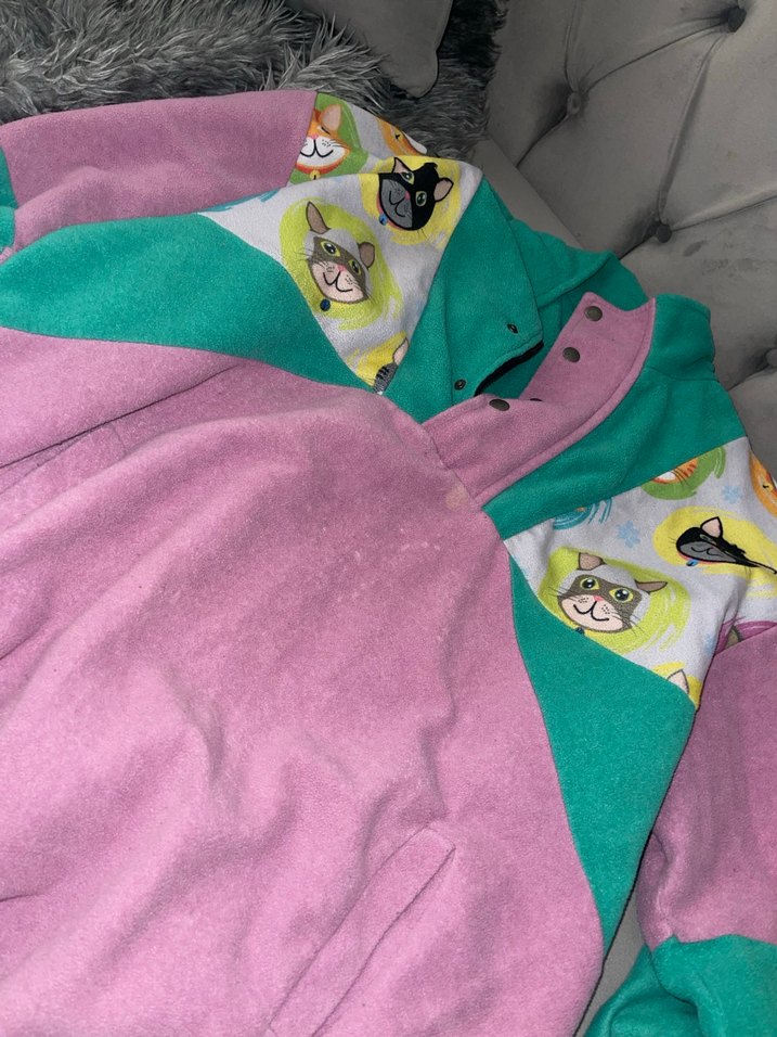 Düğmeli, Baskılı Pastel Renkli Kedi Kıyafeti - Görsel 2