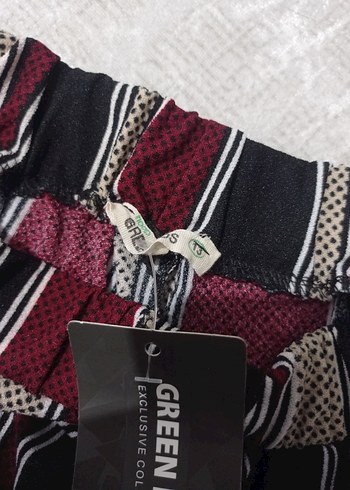 Bordo Çizgili Şort - Görsel 3