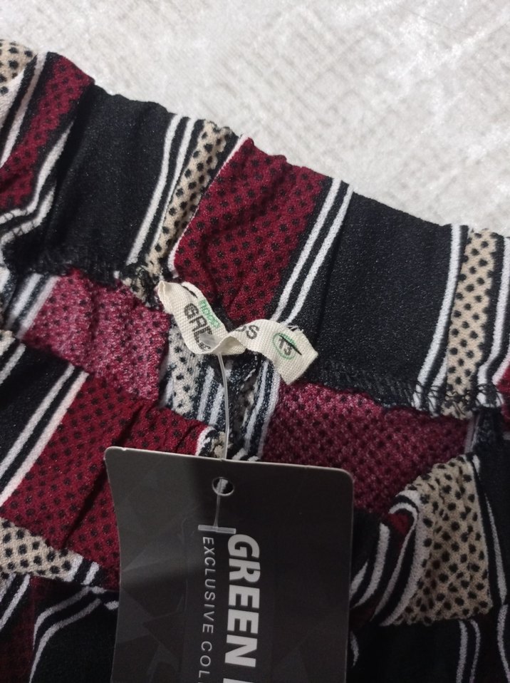 Bordo Çizgili Şort - Görsel 3