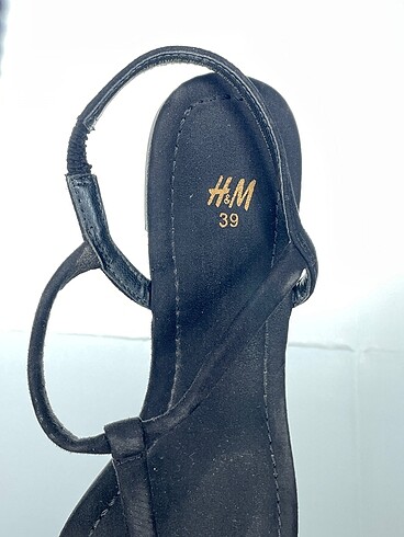 39 Beden siyah Renk H&M Sandalet %70 İndirimli.