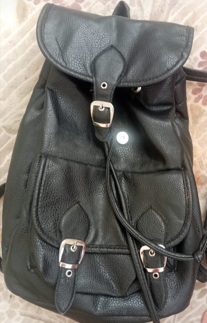 Siyah Deri Tokalı Kadın deri Sırt Çantası - Görsel 2