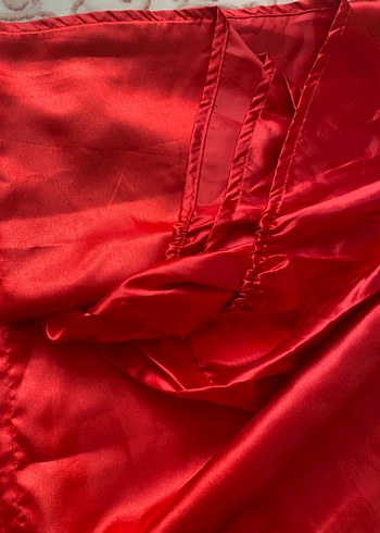 Kırmızı Saten Yatak Örtüsü ve Çarşaf Seti - Görsel 4