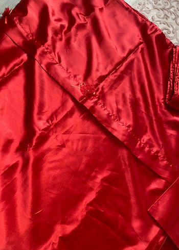Kırmızı Saten Yatak Örtüsü ve Çarşaf Seti - Görsel 3