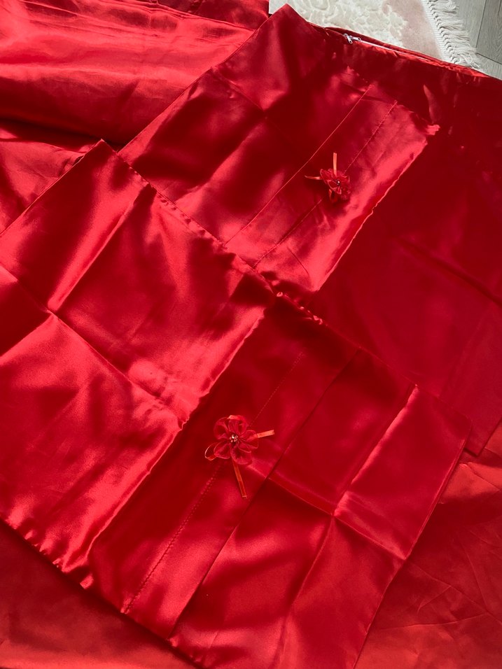 Kırmızı Saten Yatak Örtüsü ve Çarşaf Seti - Görsel 2