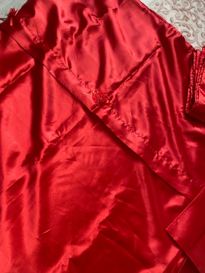Kırmızı Saten Yatak Örtüsü ve Çarşaf Seti - Görsel 3