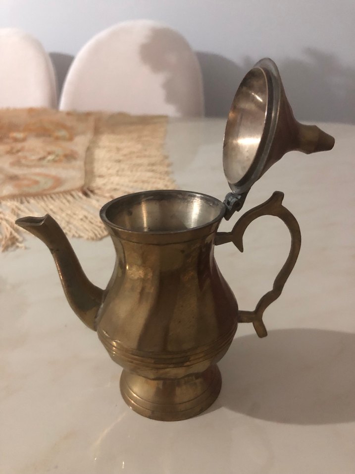 Parlak Altın Renkli Sütlük - Görsel 2