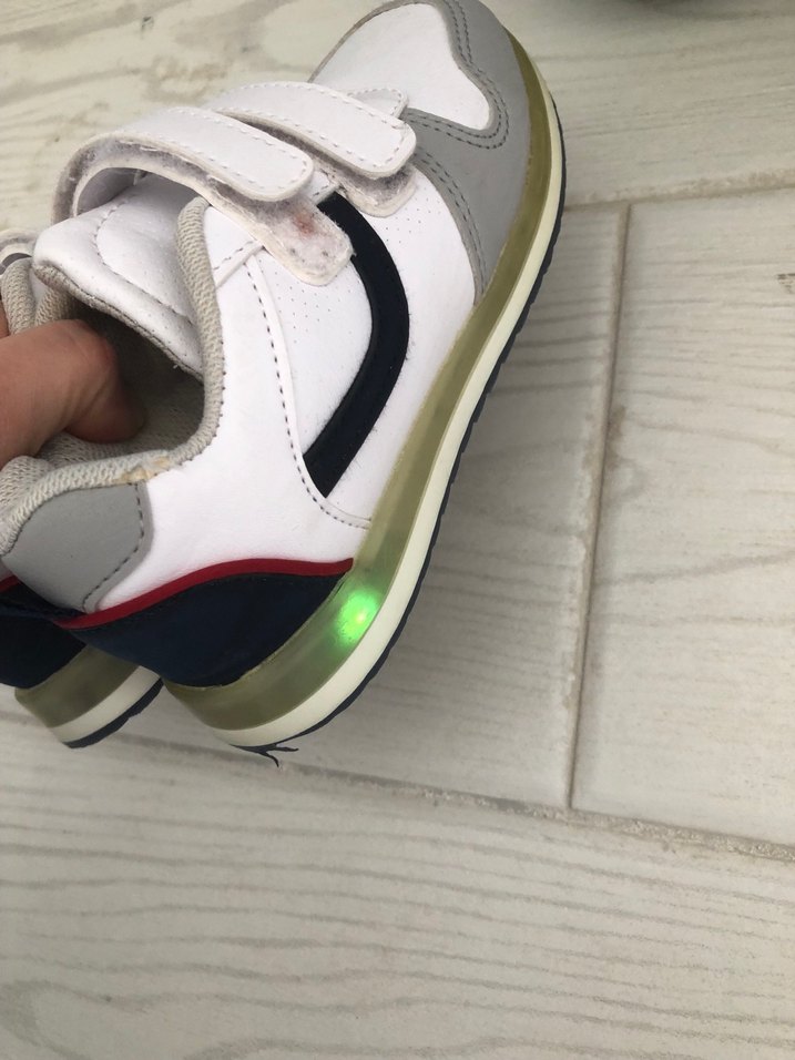 Gri Detaylı Erkek Çocuk Beyaz Spor Ayakkabı - Görsel 4