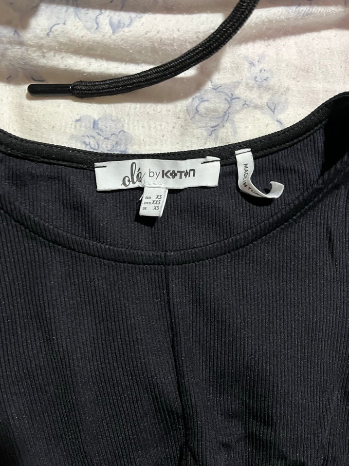 Siyah Kadın Kolsuz Crop Top - Görsel 3