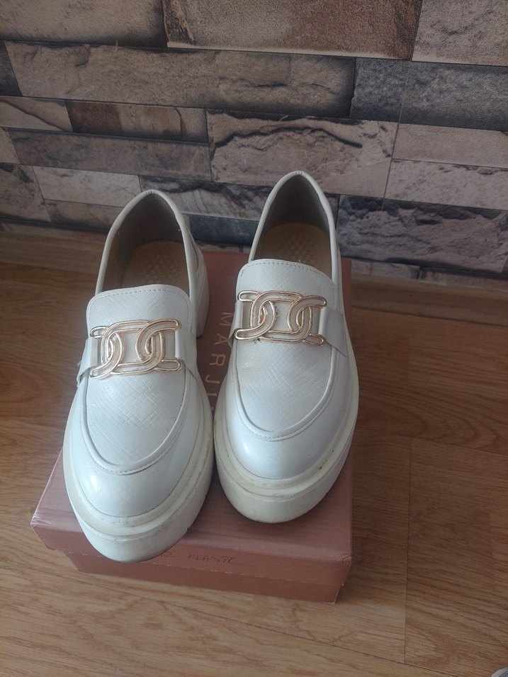 Beyaz Parlak Yılan Desenli Tokalı Kadın Loafer - Görsel 2