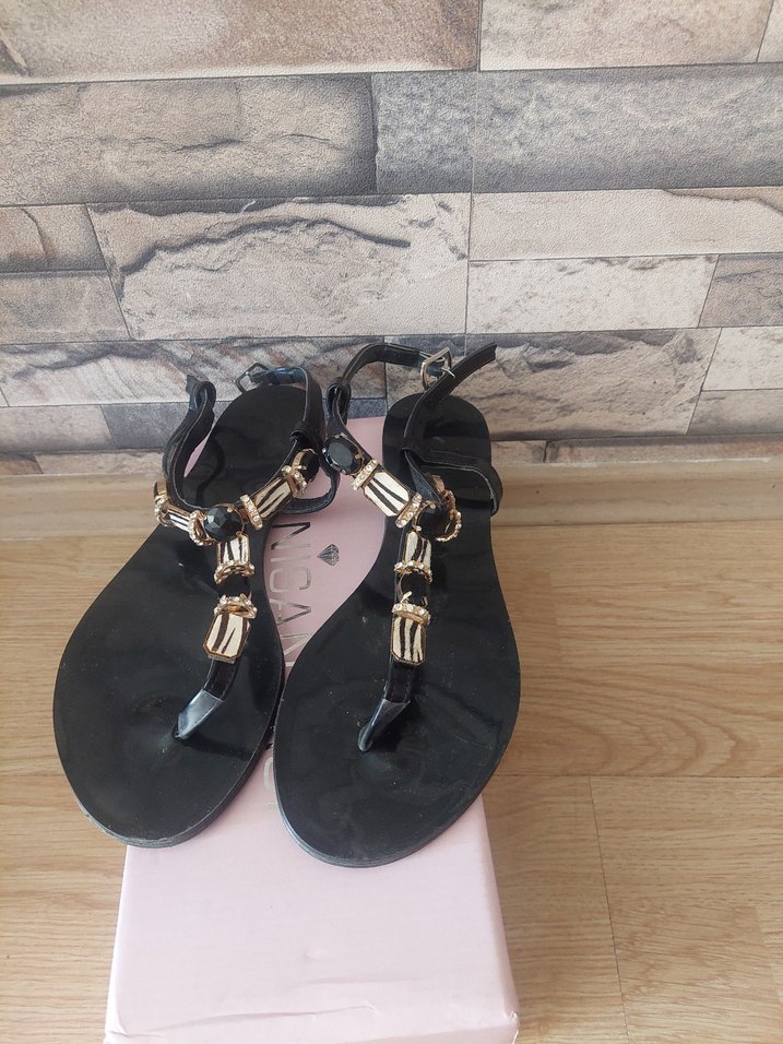 Siyah Parlak Tokalı Stiletto Topuklu Kadın Sandalet - Görsel 3