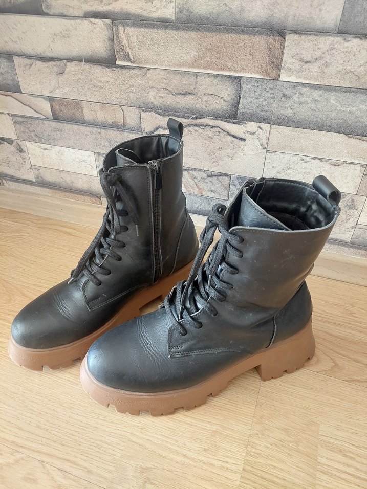 Siyah Deri Blok Topuklu Goth Bot - Görsel 3