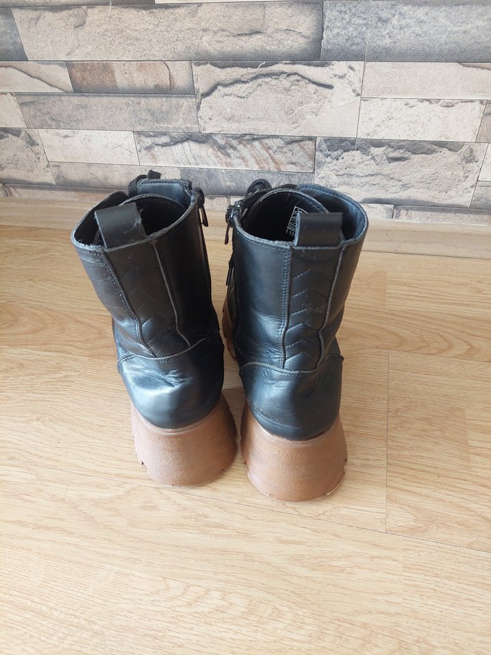 Siyah Deri Blok Topuklu Goth Bot - Görsel 2