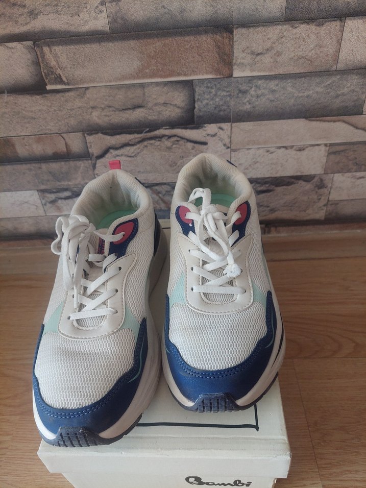 Beyaz Pastel Baskılı Dolgu Topuklu Spor Ayakkabı - Görsel 4