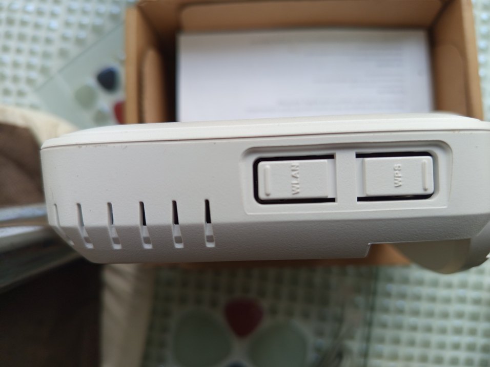 Beyaz Zyxel Ağ Cihazı sıfır kutusunda - Görsel 5