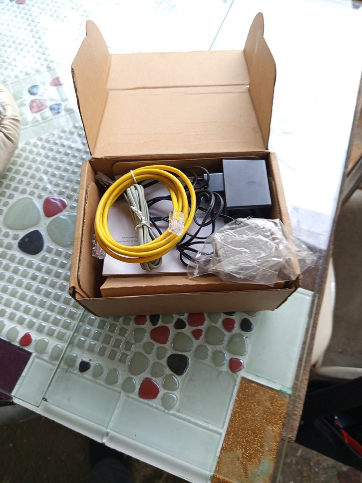 Beyaz Zyxel Ağ Cihazı sıfır kutusunda - Görsel 2