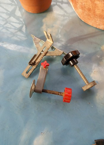 Renkli Kırmızı Model Kiti Parçaları