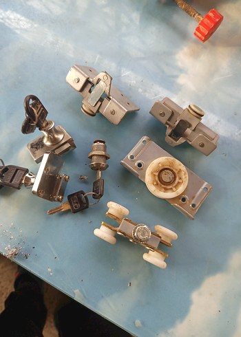 karışık mobilya hırdavat ürünleri - Görsel 2