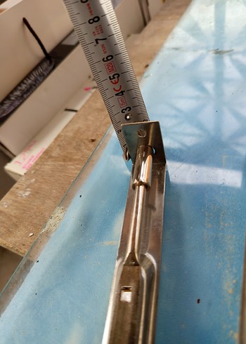 Mavi ve Gri Metal Kapı Mandalları ve Montaj Aparatları - Görsel 2