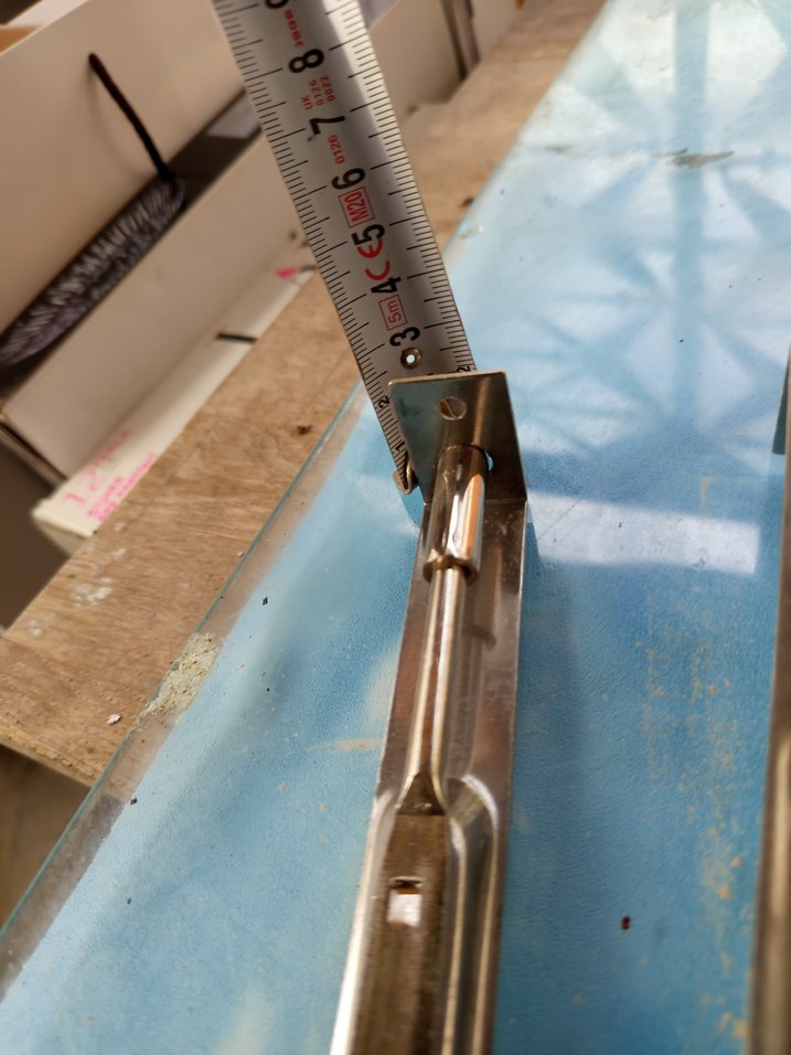 Mavi ve Gri Metal Kapı Mandalları ve Montaj Aparatları - Görsel 2