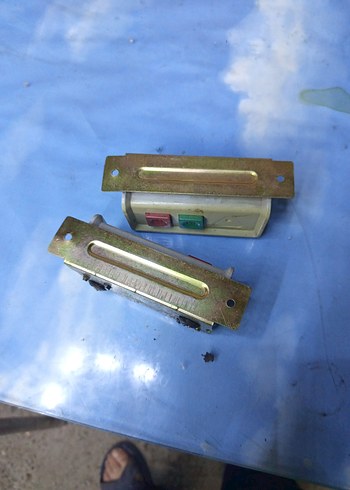 Beyaz Açma/Kapama Düğmeli Elektrik Anahtarı - Görsel 2