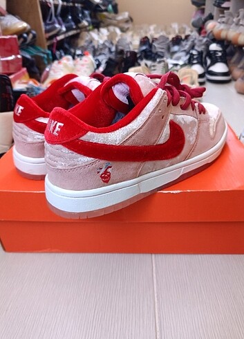 39 Beden Nike SB Dunk Low StrangeLove
