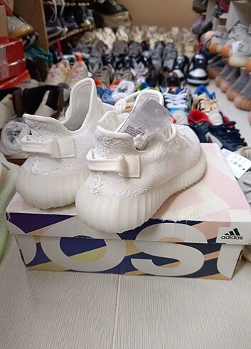 38 Beden Adidas Yeezy Boost 350 V2
