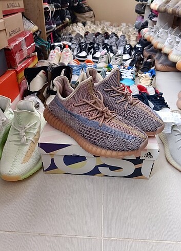 Adidas Yeezy Boost 350 V2 