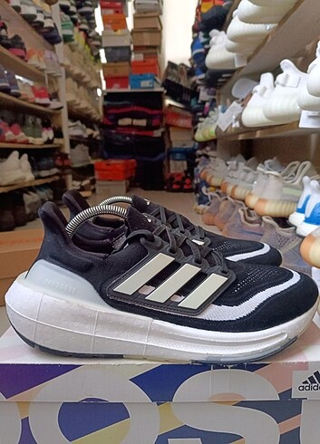 Adidas Ultraboost Light