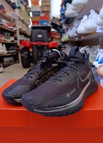 Nike Nike React Pegasus Trail 4 Goretex