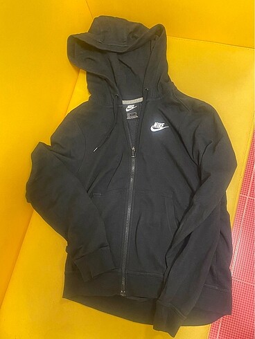 Nike kapşonlu