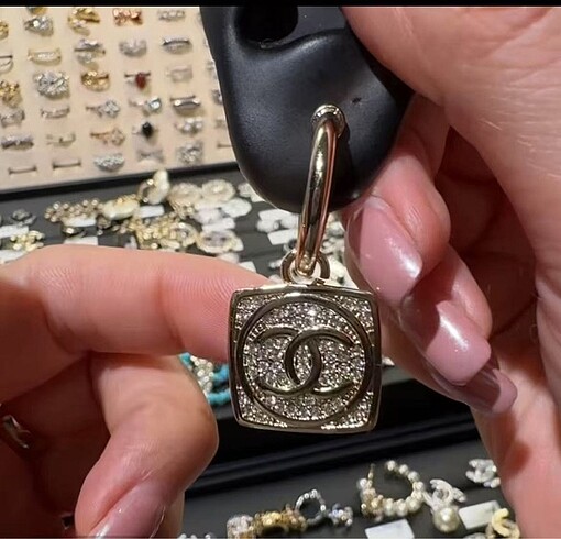  Beden altın Renk Chanel küpe