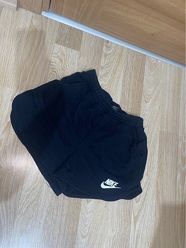 m Beden Nike şort