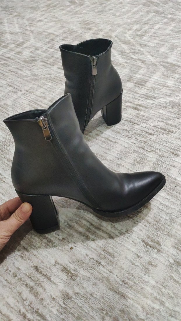Siyah Deri Kadın Topuklu Bot - Görsel 2