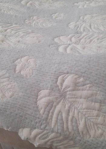 Gri Beyaz Nakışlı Yatak Örtüsü. - Görsel 9